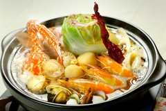 HAKUSAI BEEF ROLL & SEAFOOD NABE (2pax)